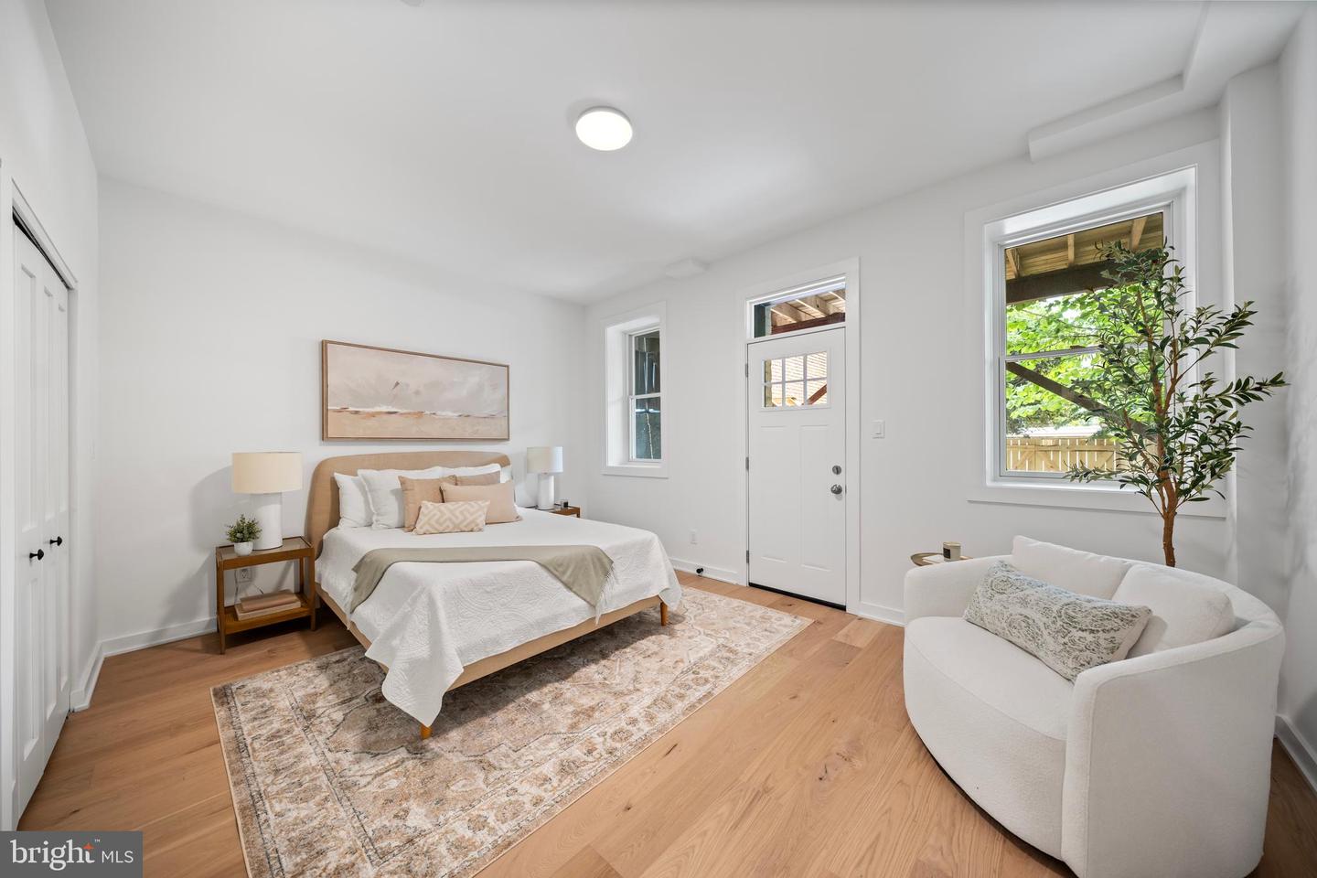 131 11TH ST NE #2, WASHINGTON, District Of Columbia 20002, 2 Bedrooms Bedrooms, 5 Rooms Rooms,1 BathroomBathrooms,Residential,For sale,131 11TH ST NE #2,DCDC2208270 MLS # DCDC2208270