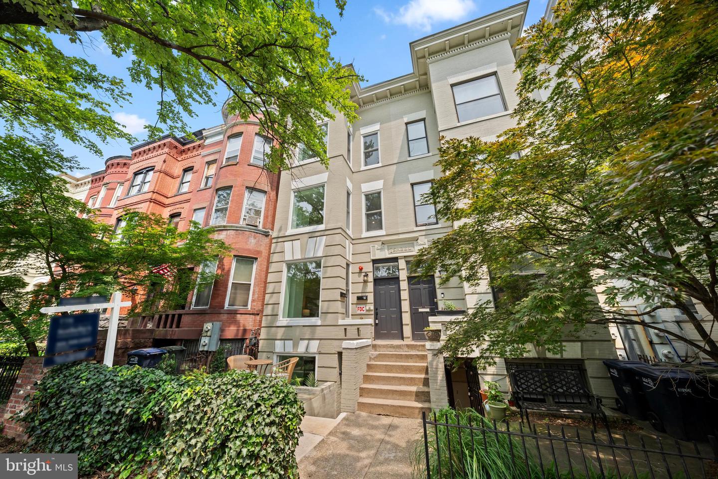 131 11TH ST NE #2, WASHINGTON, District Of Columbia 20002, 2 Bedrooms Bedrooms, 5 Rooms Rooms,1 BathroomBathrooms,Residential,For sale,131 11TH ST NE #2,DCDC2208270 MLS # DCDC2208270