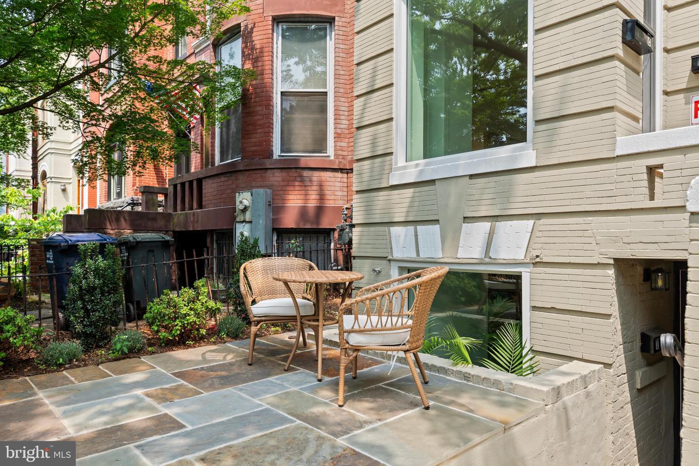 131 11TH ST NE #2, WASHINGTON, District Of Columbia 20002, 2 Bedrooms Bedrooms, 5 Rooms Rooms,1 BathroomBathrooms,Residential,For sale,131 11TH ST NE #2,DCDC2208270 MLS # DCDC2208270