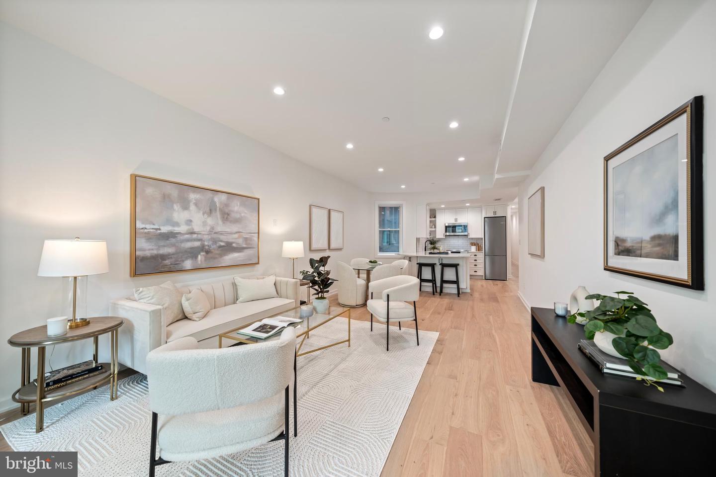 131 11TH ST NE #2, WASHINGTON, District Of Columbia 20002, 2 Bedrooms Bedrooms, 5 Rooms Rooms,1 BathroomBathrooms,Residential,For sale,131 11TH ST NE #2,DCDC2208270 MLS # DCDC2208270
