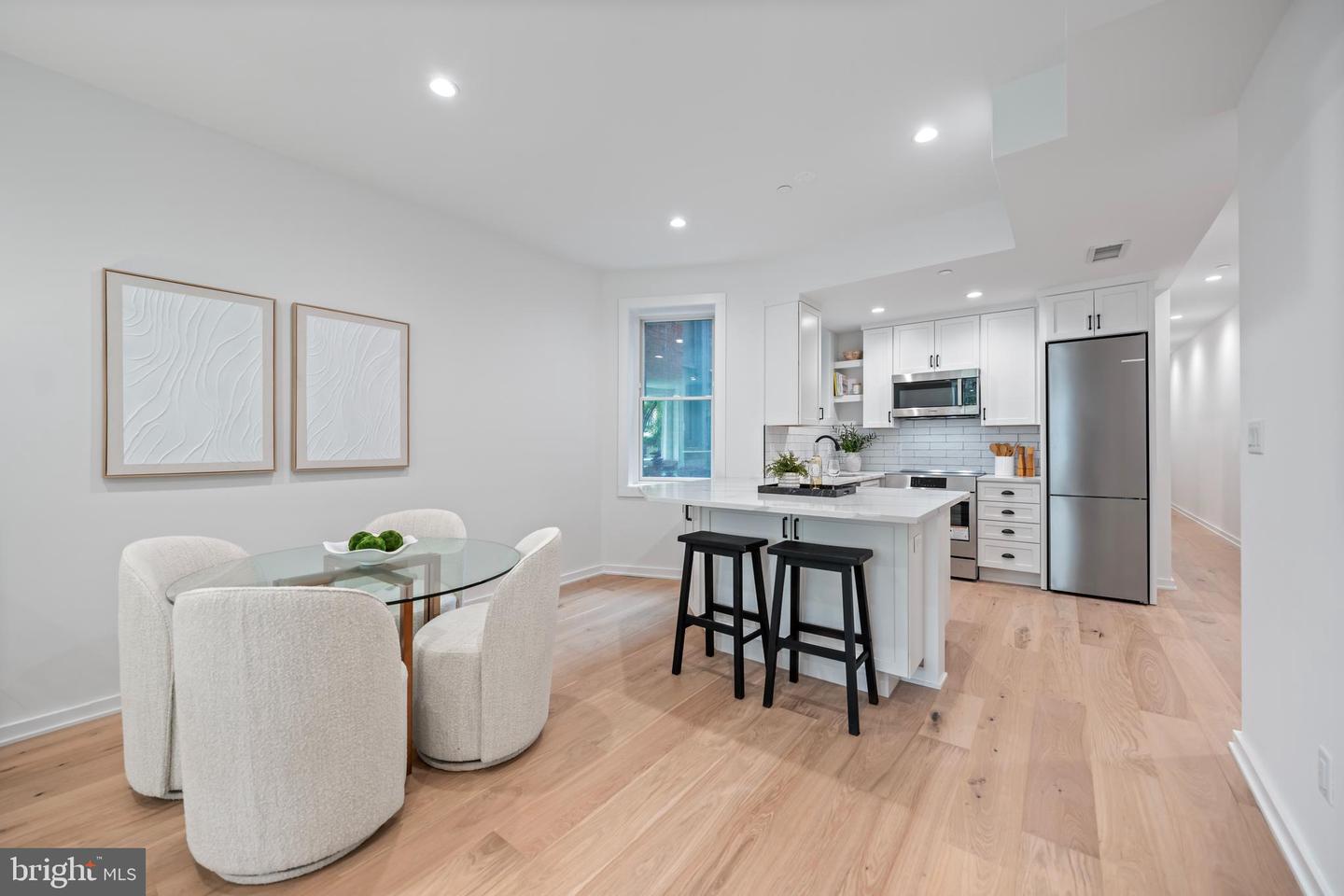 131 11TH ST NE #2, WASHINGTON, District Of Columbia 20002, 2 Bedrooms Bedrooms, 5 Rooms Rooms,1 BathroomBathrooms,Residential,For sale,131 11TH ST NE #2,DCDC2208270 MLS # DCDC2208270