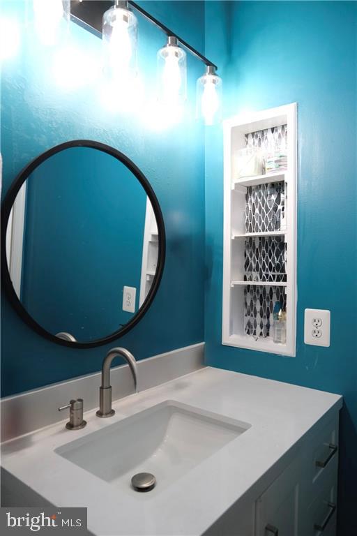 43314 FULLERTON ST, ASHBURN, Virginia 20147, 4 Bedrooms Bedrooms, 8 Rooms Rooms,2 BathroomsBathrooms,Residential,For sale,43314 FULLERTON ST,VALO2100778 MLS # VALO2100778