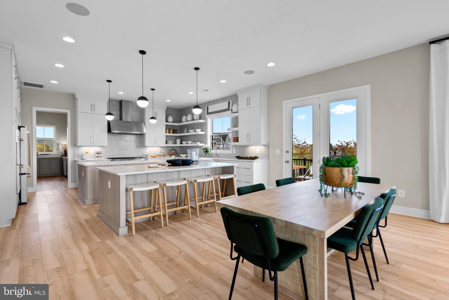 38875 SILVER KING CIR, WATERFORD, Virginia 20197, 6 Bedrooms Bedrooms, ,5 BathroomsBathrooms,Residential,For sale,38875 SILVER KING CIR,VALO2100784 MLS # VALO2100784