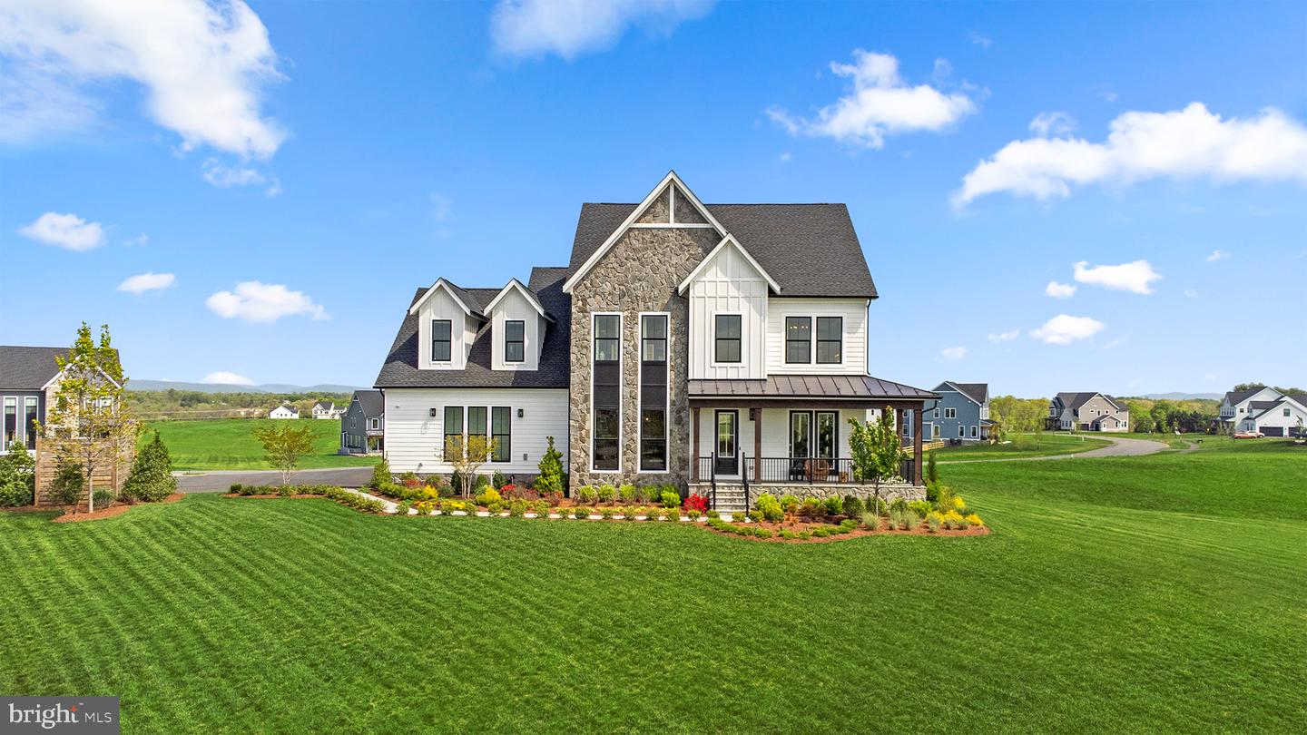 38875 SILVER KING CIR, WATERFORD, Virginia 20197, 6 Bedrooms Bedrooms, ,5 BathroomsBathrooms,Residential,For sale,38875 SILVER KING CIR,VALO2100784 MLS # VALO2100784