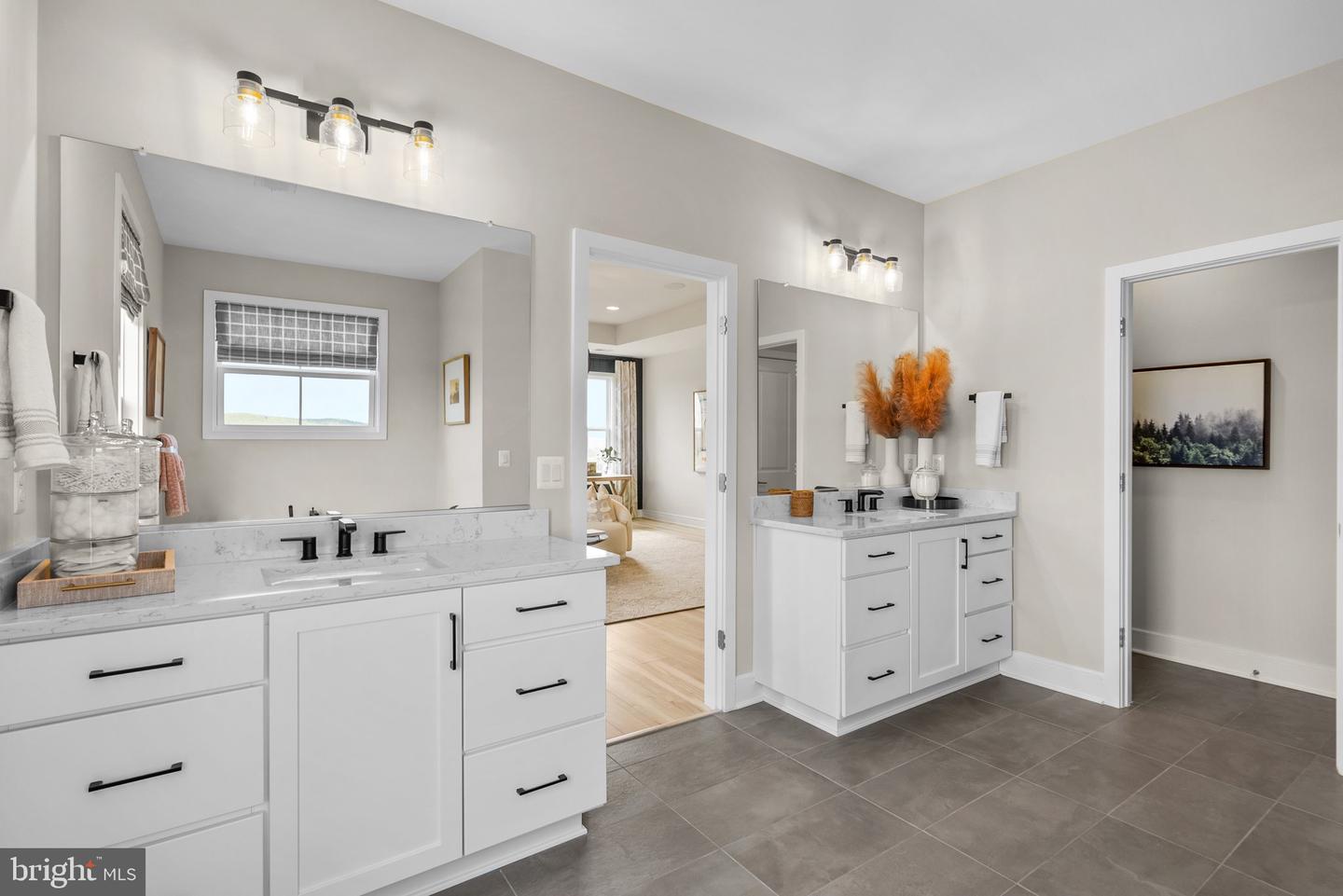 38875 SILVER KING CIR, WATERFORD, Virginia 20197, 6 Bedrooms Bedrooms, ,5 BathroomsBathrooms,Residential,For sale,38875 SILVER KING CIR,VALO2100784 MLS # VALO2100784