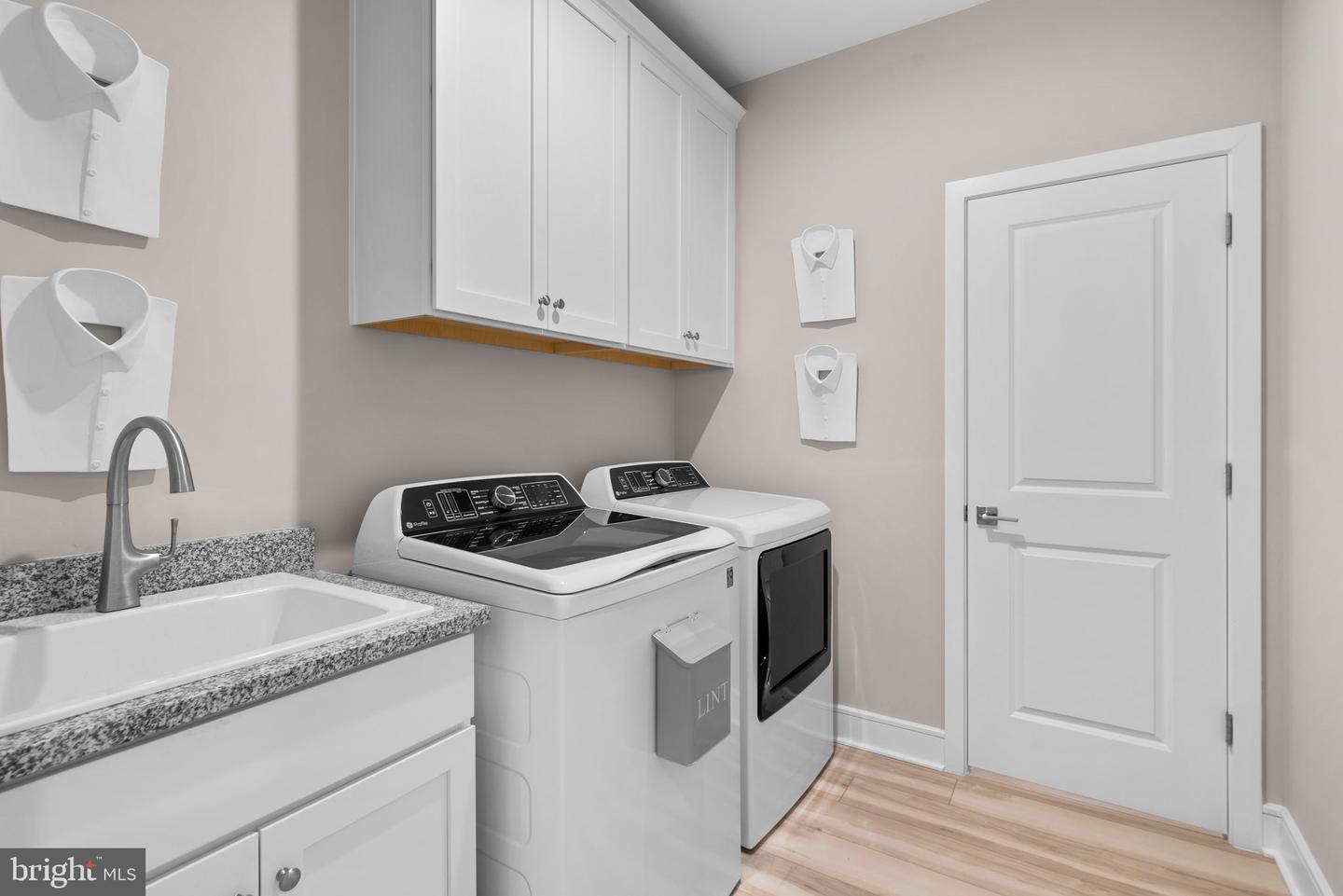 38875 SILVER KING CIR, WATERFORD, Virginia 20197, 6 Bedrooms Bedrooms, ,5 BathroomsBathrooms,Residential,For sale,38875 SILVER KING CIR,VALO2100784 MLS # VALO2100784