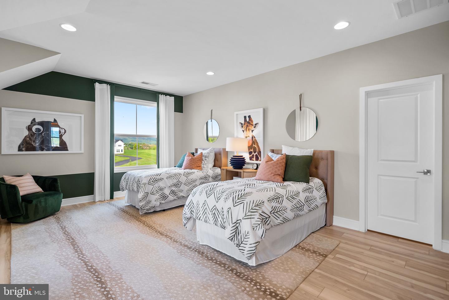 38875 SILVER KING CIR, WATERFORD, Virginia 20197, 6 Bedrooms Bedrooms, ,5 BathroomsBathrooms,Residential,For sale,38875 SILVER KING CIR,VALO2100784 MLS # VALO2100784
