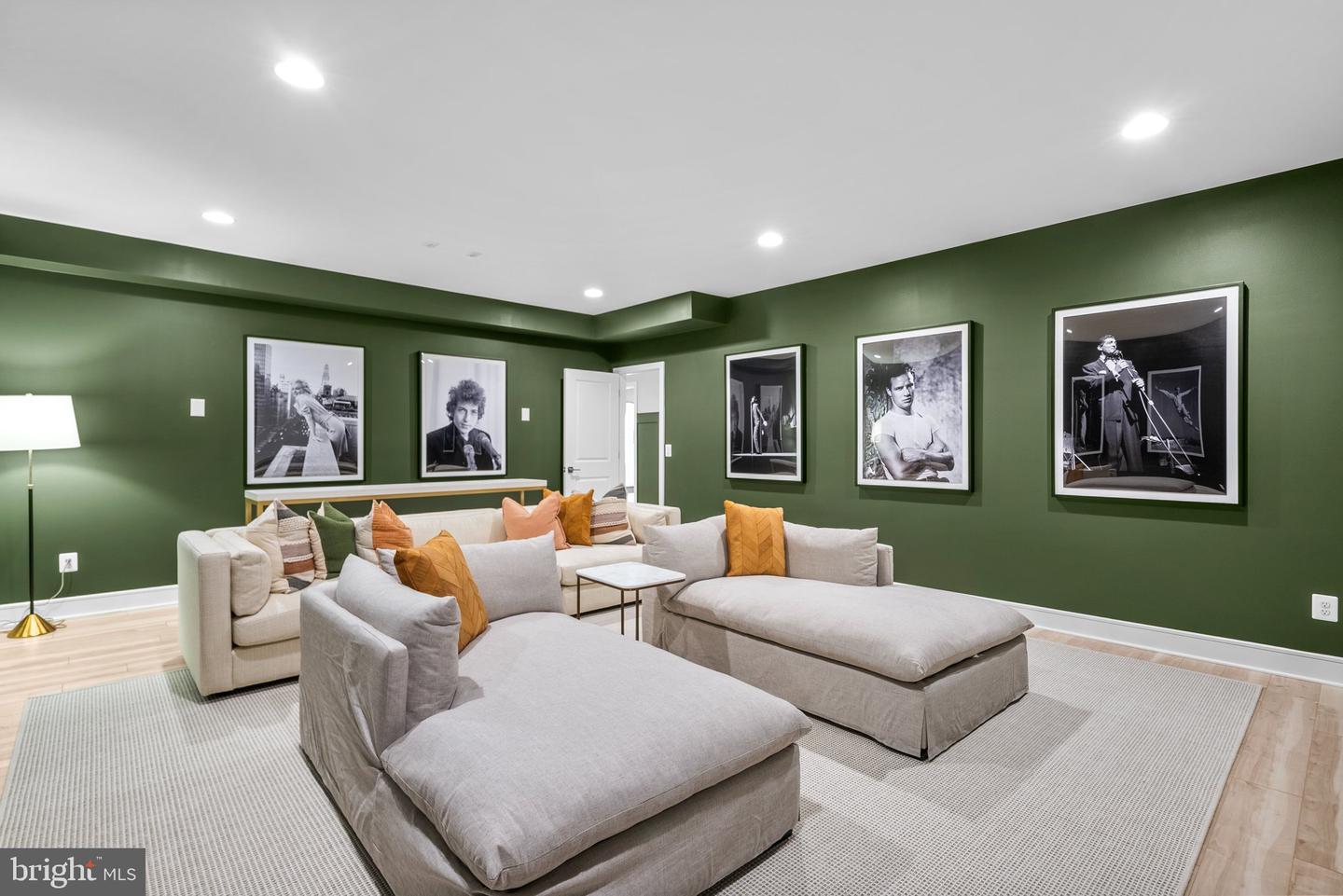 38875 SILVER KING CIR, WATERFORD, Virginia 20197, 6 Bedrooms Bedrooms, ,5 BathroomsBathrooms,Residential,For sale,38875 SILVER KING CIR,VALO2100784 MLS # VALO2100784