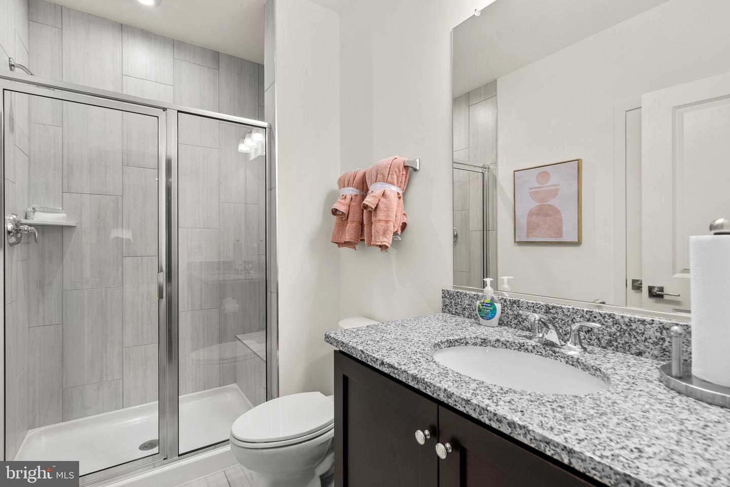 38875 SILVER KING CIR, WATERFORD, Virginia 20197, 6 Bedrooms Bedrooms, ,5 BathroomsBathrooms,Residential,For sale,38875 SILVER KING CIR,VALO2100784 MLS # VALO2100784