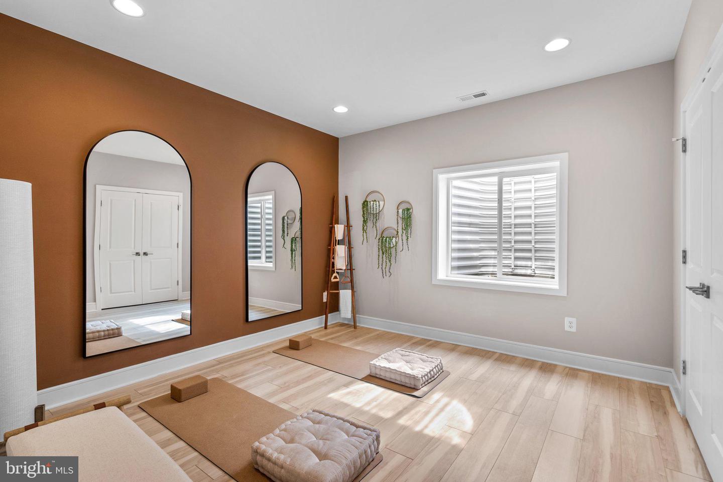 38875 SILVER KING CIR, WATERFORD, Virginia 20197, 6 Bedrooms Bedrooms, ,5 BathroomsBathrooms,Residential,For sale,38875 SILVER KING CIR,VALO2100784 MLS # VALO2100784