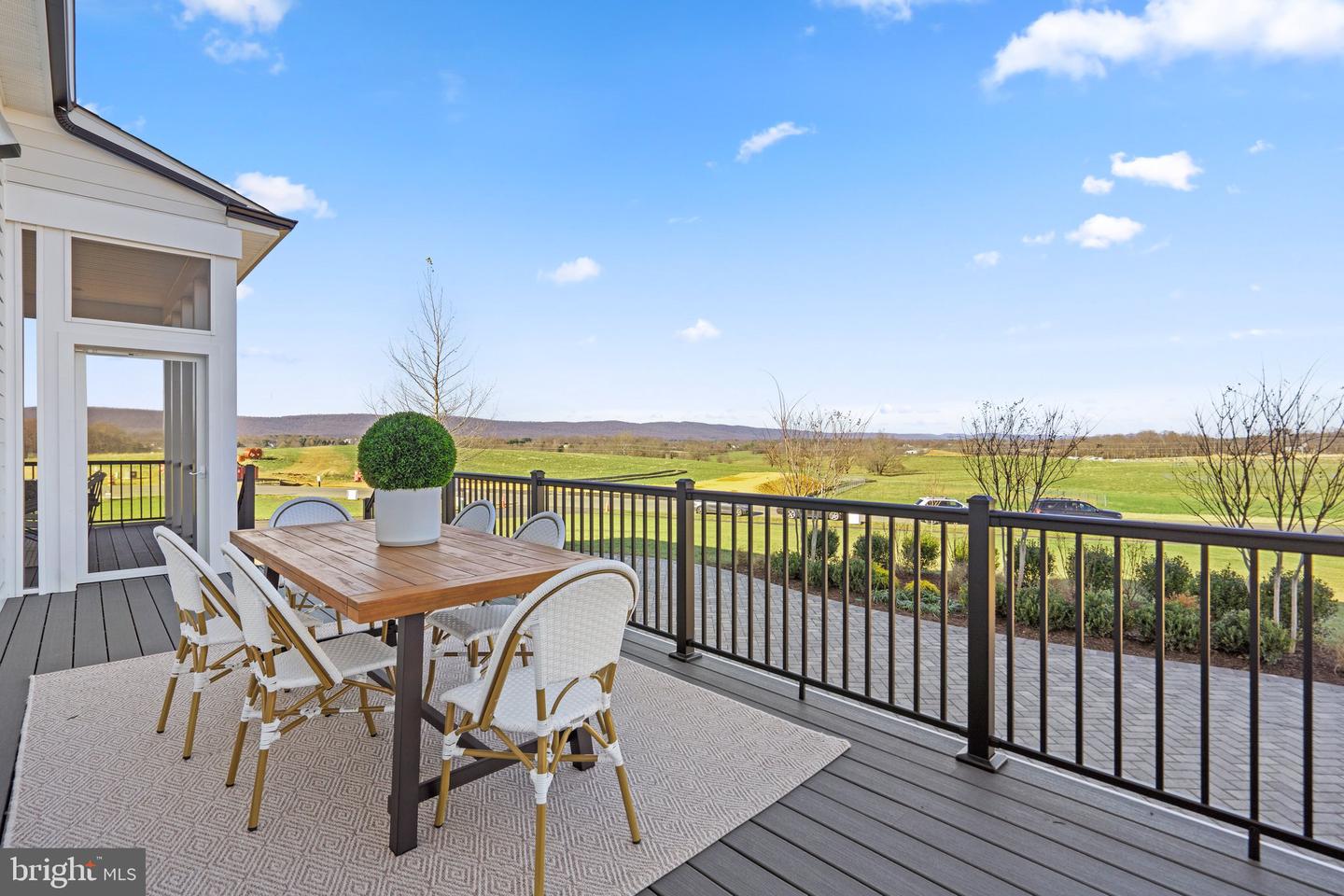 38875 SILVER KING CIR, WATERFORD, Virginia 20197, 6 Bedrooms Bedrooms, ,5 BathroomsBathrooms,Residential,For sale,38875 SILVER KING CIR,VALO2100784 MLS # VALO2100784