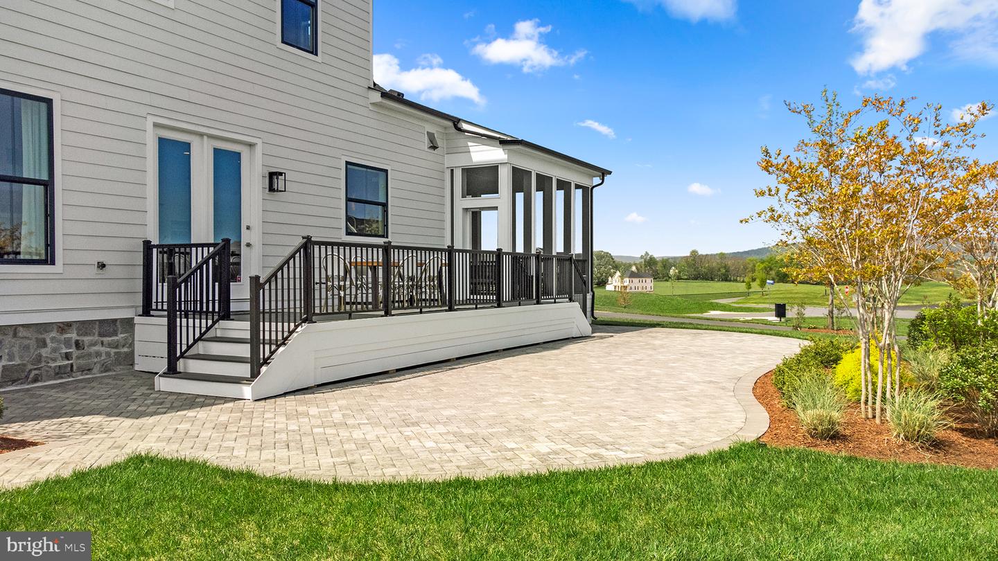 38875 SILVER KING CIR, WATERFORD, Virginia 20197, 6 Bedrooms Bedrooms, ,5 BathroomsBathrooms,Residential,For sale,38875 SILVER KING CIR,VALO2100784 MLS # VALO2100784