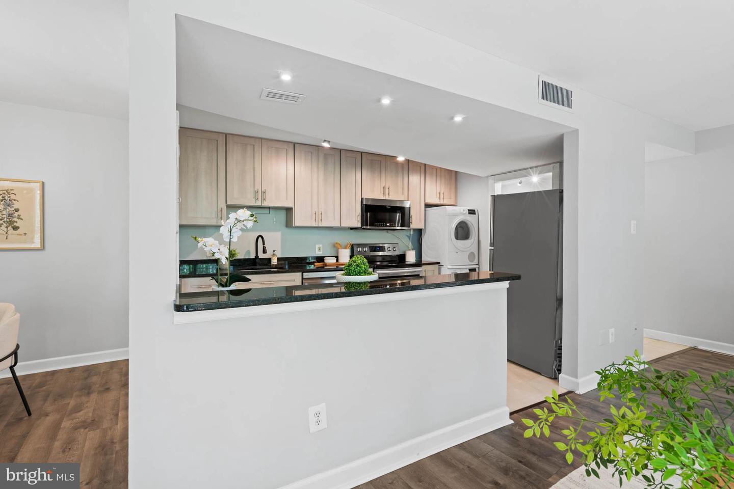 6301 STEVENSON AVE #410, ALEXANDRIA, Virginia 22304, 2 Bedrooms Bedrooms, ,2 BathroomsBathrooms,Residential,For sale,6301 STEVENSON AVE #410,VAAX2047050 MLS # VAAX2047050