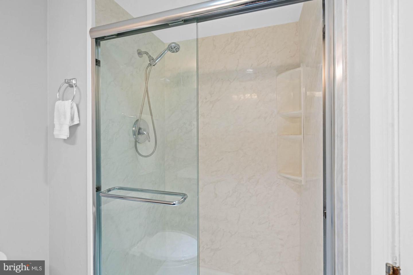 6301 STEVENSON AVE #410, ALEXANDRIA, Virginia 22304, 2 Bedrooms Bedrooms, ,2 BathroomsBathrooms,Residential,For sale,6301 STEVENSON AVE #410,VAAX2047050 MLS # VAAX2047050