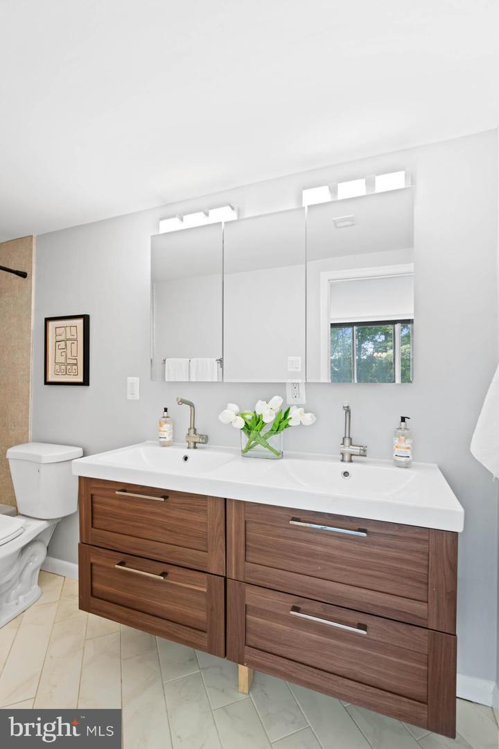 6301 STEVENSON AVE #410, ALEXANDRIA, Virginia 22304, 2 Bedrooms Bedrooms, ,2 BathroomsBathrooms,Residential,For sale,6301 STEVENSON AVE #410,VAAX2047050 MLS # VAAX2047050
