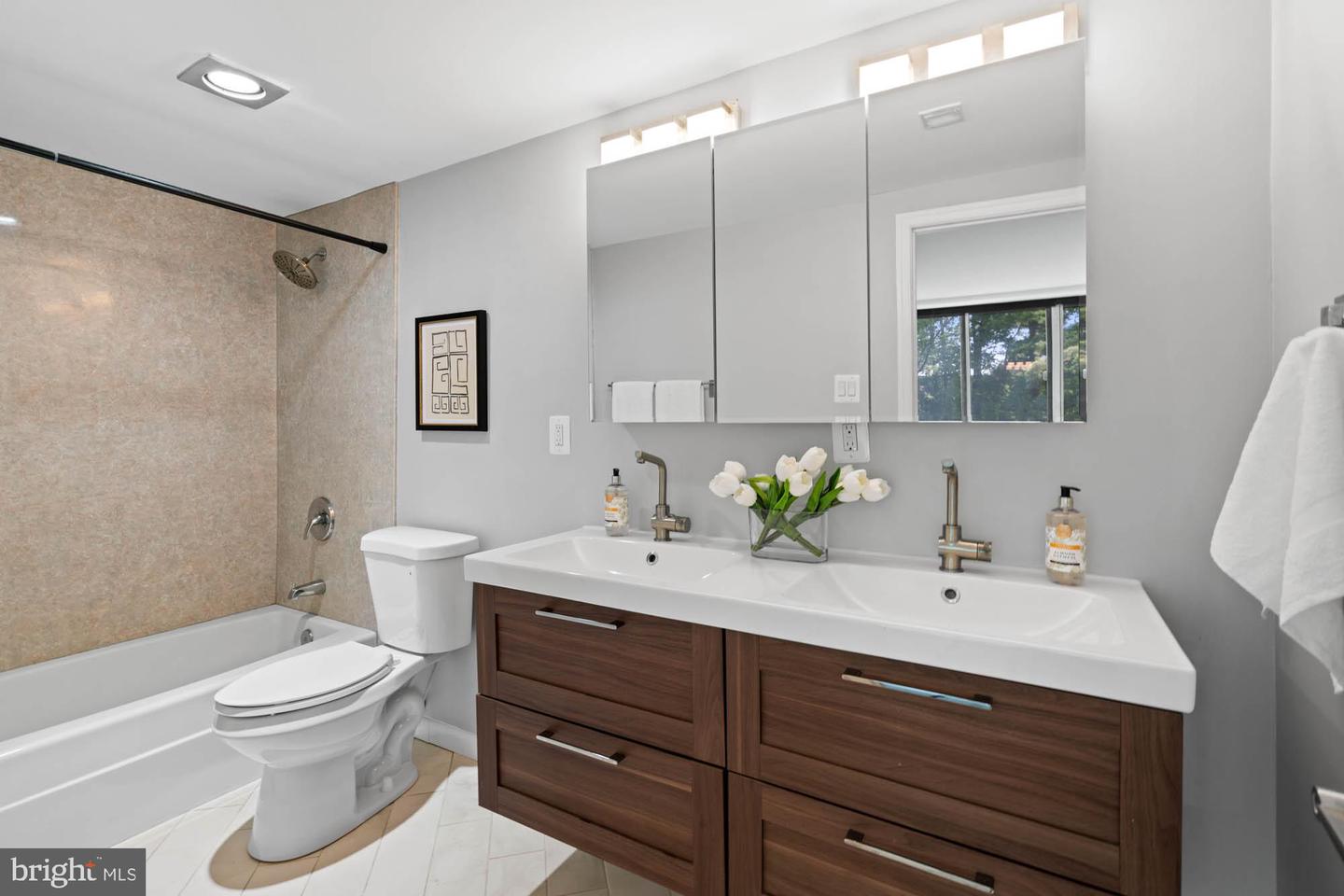 6301 STEVENSON AVE #410, ALEXANDRIA, Virginia 22304, 2 Bedrooms Bedrooms, ,2 BathroomsBathrooms,Residential,For sale,6301 STEVENSON AVE #410,VAAX2047050 MLS # VAAX2047050