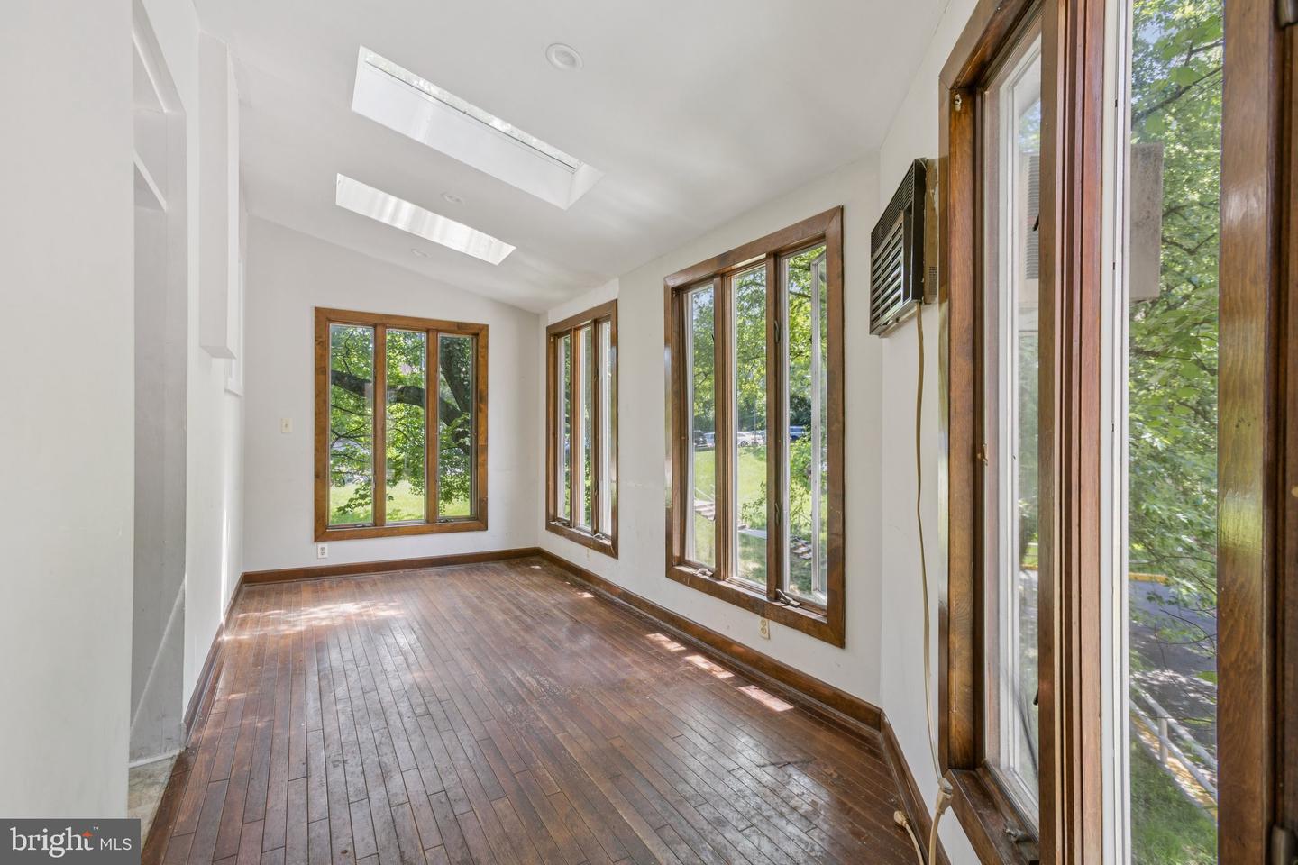 3728 LEGATION ST NW, WASHINGTON, District Of Columbia 20015, 5 Bedrooms Bedrooms, ,4 BathroomsBathrooms,Residential,For sale,3728 LEGATION ST NW,DCDC2208202 MLS # DCDC2208202