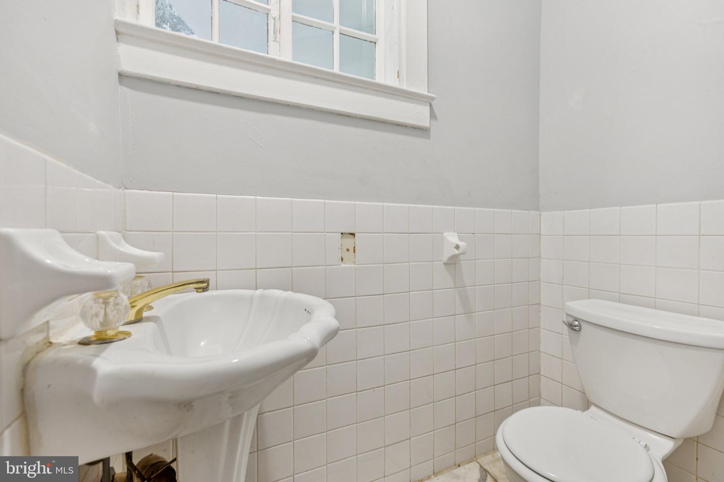 3728 LEGATION ST NW, WASHINGTON, District Of Columbia 20015, 5 Bedrooms Bedrooms, ,4 BathroomsBathrooms,Residential,For sale,3728 LEGATION ST NW,DCDC2208202 MLS # DCDC2208202