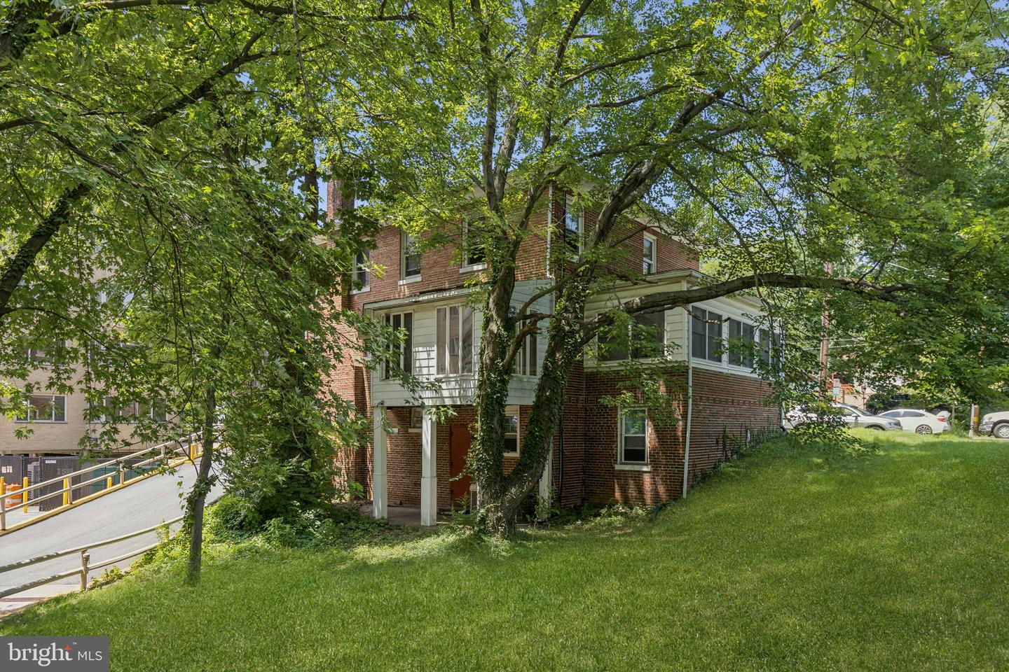 3728 LEGATION ST NW, WASHINGTON, District Of Columbia 20015, 5 Bedrooms Bedrooms, ,4 BathroomsBathrooms,Residential,For sale,3728 LEGATION ST NW,DCDC2208202 MLS # DCDC2208202