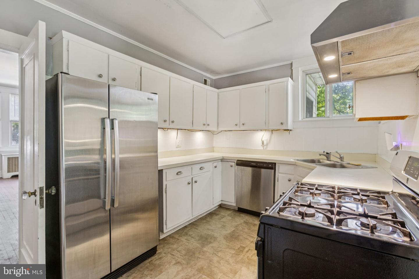 3728 LEGATION ST NW, WASHINGTON, District Of Columbia 20015, 5 Bedrooms Bedrooms, ,4 BathroomsBathrooms,Residential,For sale,3728 LEGATION ST NW,DCDC2208202 MLS # DCDC2208202