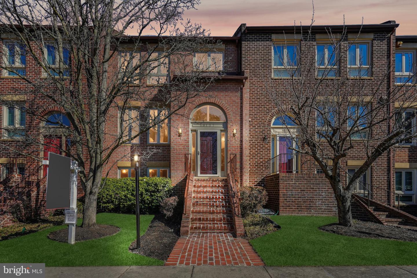 10127 TURNBERRY PL, OAKTON, Virginia 22124, 4 Bedrooms Bedrooms, ,3 BathroomsBathrooms,Residential,For sale,10127 TURNBERRY PL,VAFX2252446 MLS # VAFX2252446