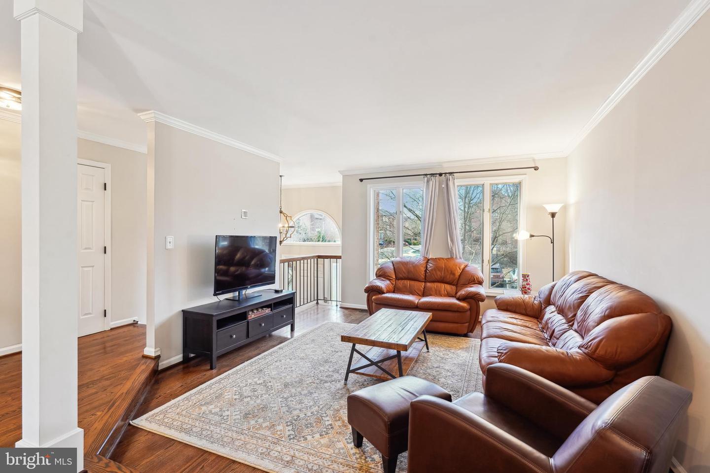 10127 TURNBERRY PL, OAKTON, Virginia 22124, 4 Bedrooms Bedrooms, ,3 BathroomsBathrooms,Residential,For sale,10127 TURNBERRY PL,VAFX2252446 MLS # VAFX2252446