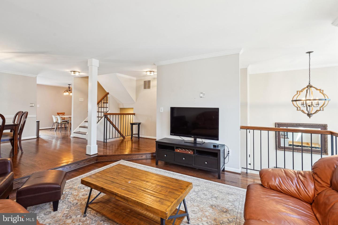10127 TURNBERRY PL, OAKTON, Virginia 22124, 4 Bedrooms Bedrooms, ,3 BathroomsBathrooms,Residential,For sale,10127 TURNBERRY PL,VAFX2252446 MLS # VAFX2252446