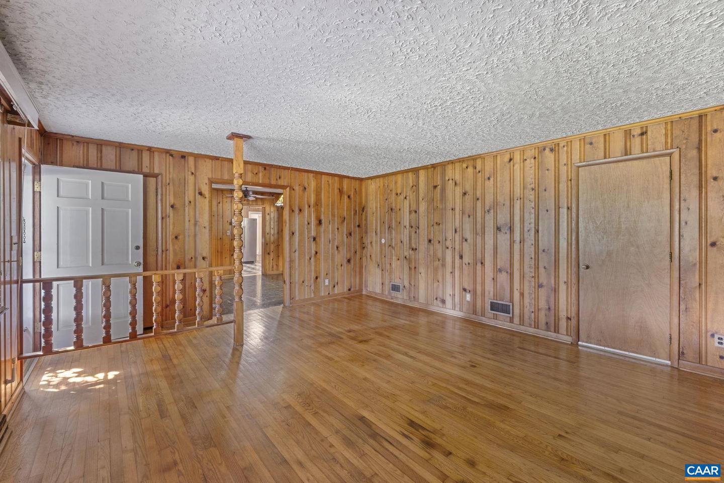 1562 THOMAS JEFFERSON PKWY, CHARLOTTESVILLE, Virginia 22901, 3 Bedrooms Bedrooms, ,2 BathroomsBathrooms,Residential,For sale,1562 THOMAS JEFFERSON PKWY,666200 MLS # 666200