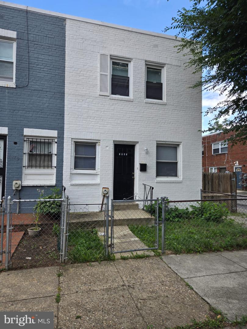 1247 16TH ST NE, WASHINGTON, District Of Columbia 20002, 4 Bedrooms Bedrooms, ,2 BathroomsBathrooms,Residential,For sale,1247 16TH ST NE,DCDC2208238 MLS # DCDC2208238