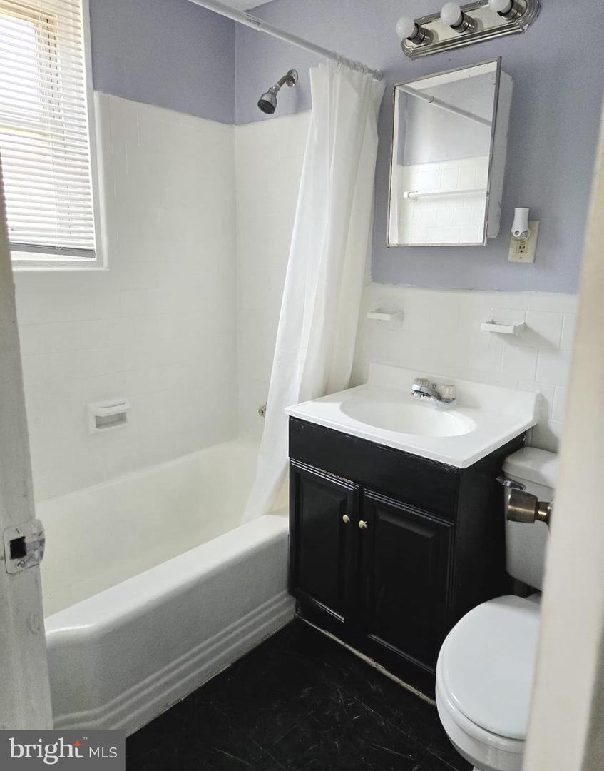 1247 16TH ST NE, WASHINGTON, District Of Columbia 20002, 4 Bedrooms Bedrooms, ,2 BathroomsBathrooms,Residential,For sale,1247 16TH ST NE,DCDC2208238 MLS # DCDC2208238