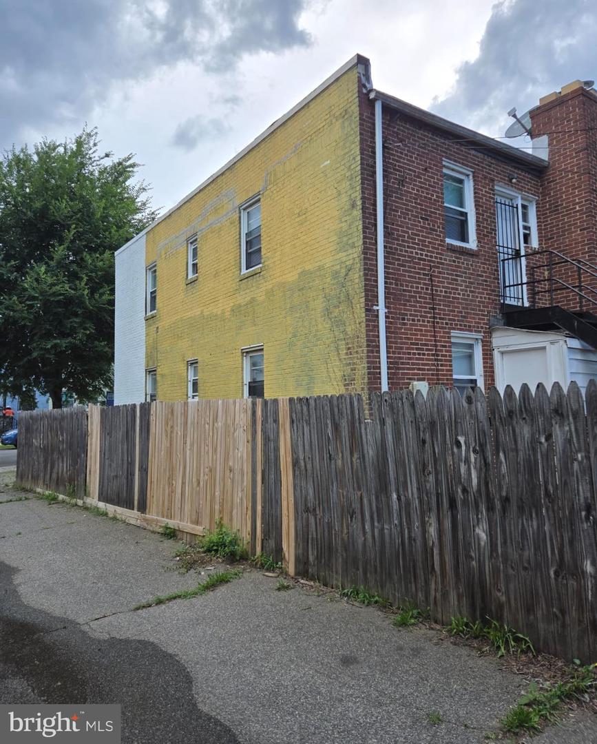 1247 16TH ST NE, WASHINGTON, District Of Columbia 20002, 4 Bedrooms Bedrooms, ,2 BathroomsBathrooms,Residential,For sale,1247 16TH ST NE,DCDC2208238 MLS # DCDC2208238