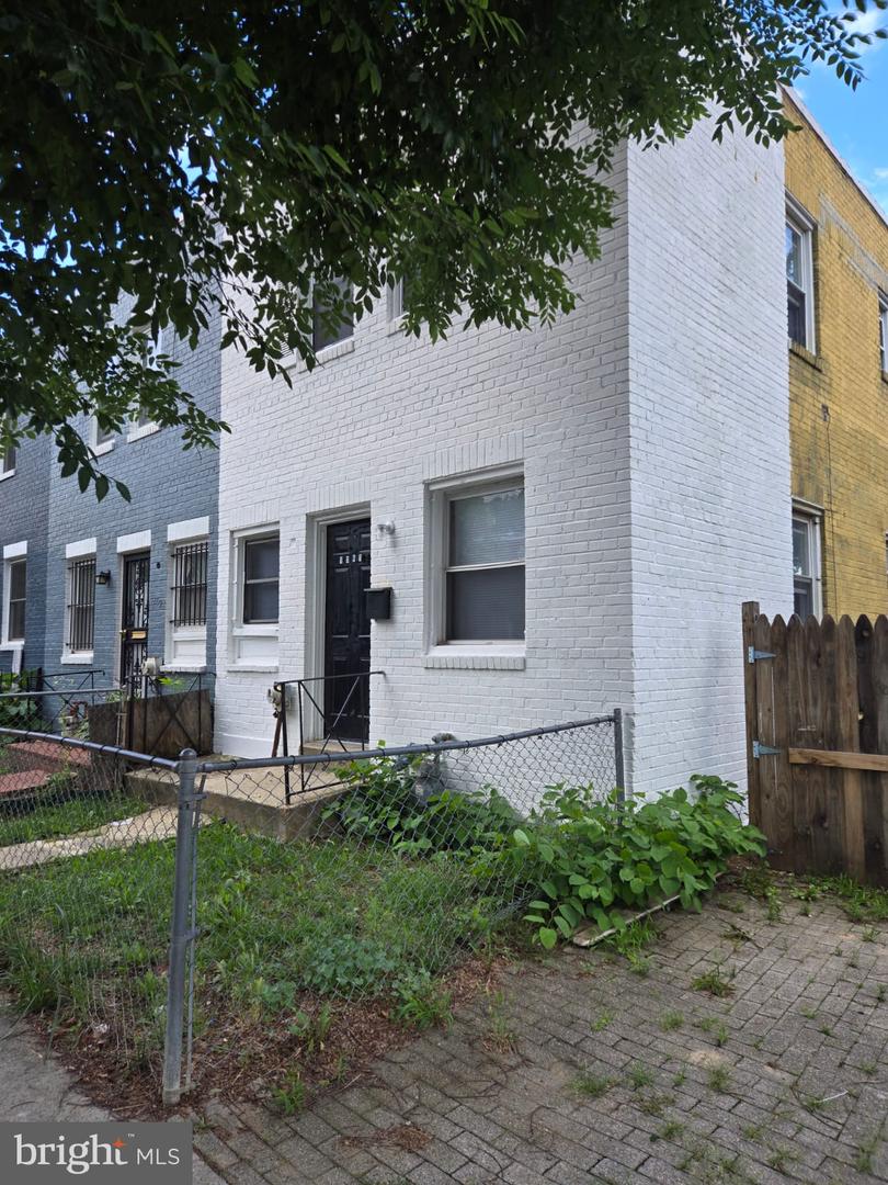1247 16TH ST NE, WASHINGTON, District Of Columbia 20002, 4 Bedrooms Bedrooms, ,2 BathroomsBathrooms,Residential,For sale,1247 16TH ST NE,DCDC2208238 MLS # DCDC2208238