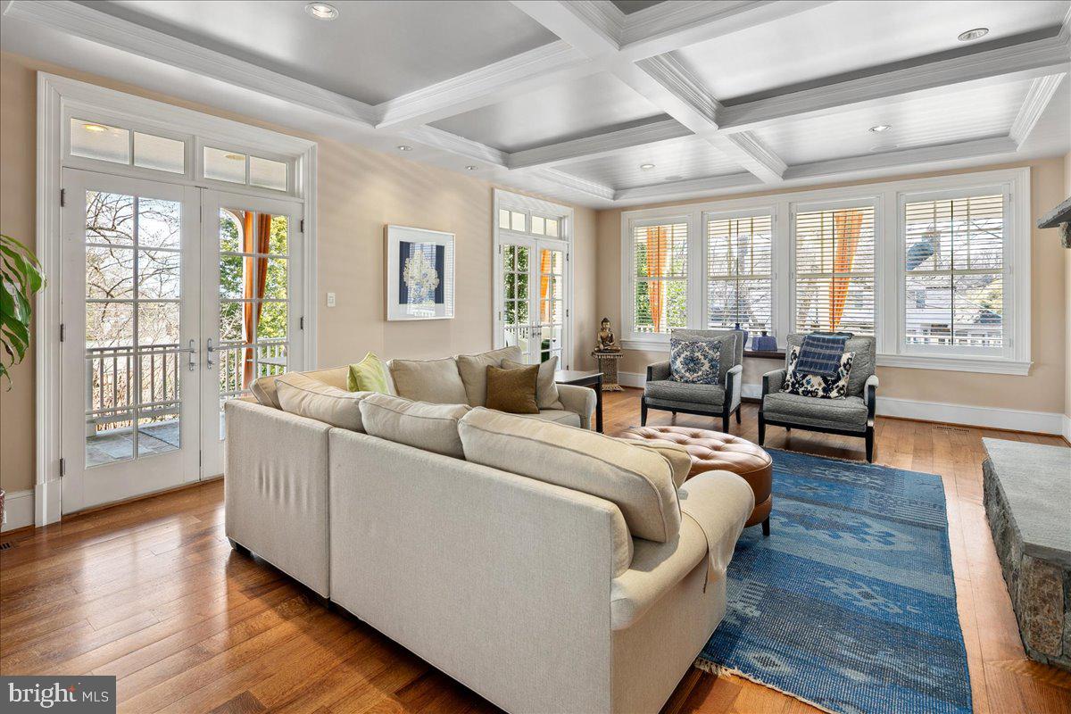 4615 32ND ST N, ARLINGTON, Virginia 22207, 6 Bedrooms Bedrooms, 14 Rooms Rooms,5 BathroomsBathrooms,Residential,For sale,4615 32ND ST N,VAAR2059964 MLS # VAAR2059964