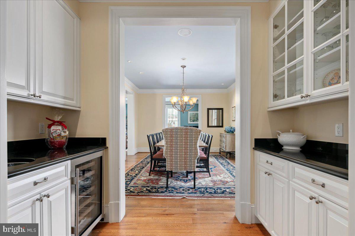 4615 32ND ST N, ARLINGTON, Virginia 22207, 6 Bedrooms Bedrooms, 14 Rooms Rooms,5 BathroomsBathrooms,Residential,For sale,4615 32ND ST N,VAAR2059964 MLS # VAAR2059964