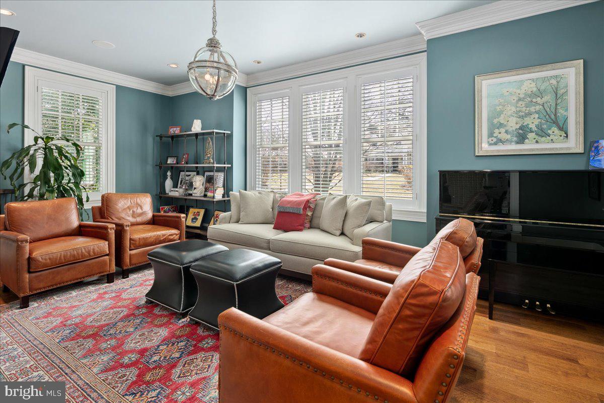 4615 32ND ST N, ARLINGTON, Virginia 22207, 6 Bedrooms Bedrooms, 14 Rooms Rooms,5 BathroomsBathrooms,Residential,For sale,4615 32ND ST N,VAAR2059964 MLS # VAAR2059964
