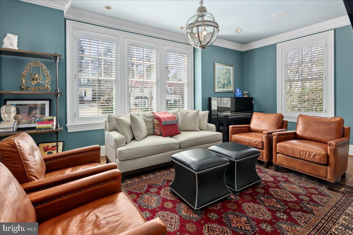4615 32ND ST N, ARLINGTON, Virginia 22207, 6 Bedrooms Bedrooms, 14 Rooms Rooms,5 BathroomsBathrooms,Residential,For sale,4615 32ND ST N,VAAR2059964 MLS # VAAR2059964