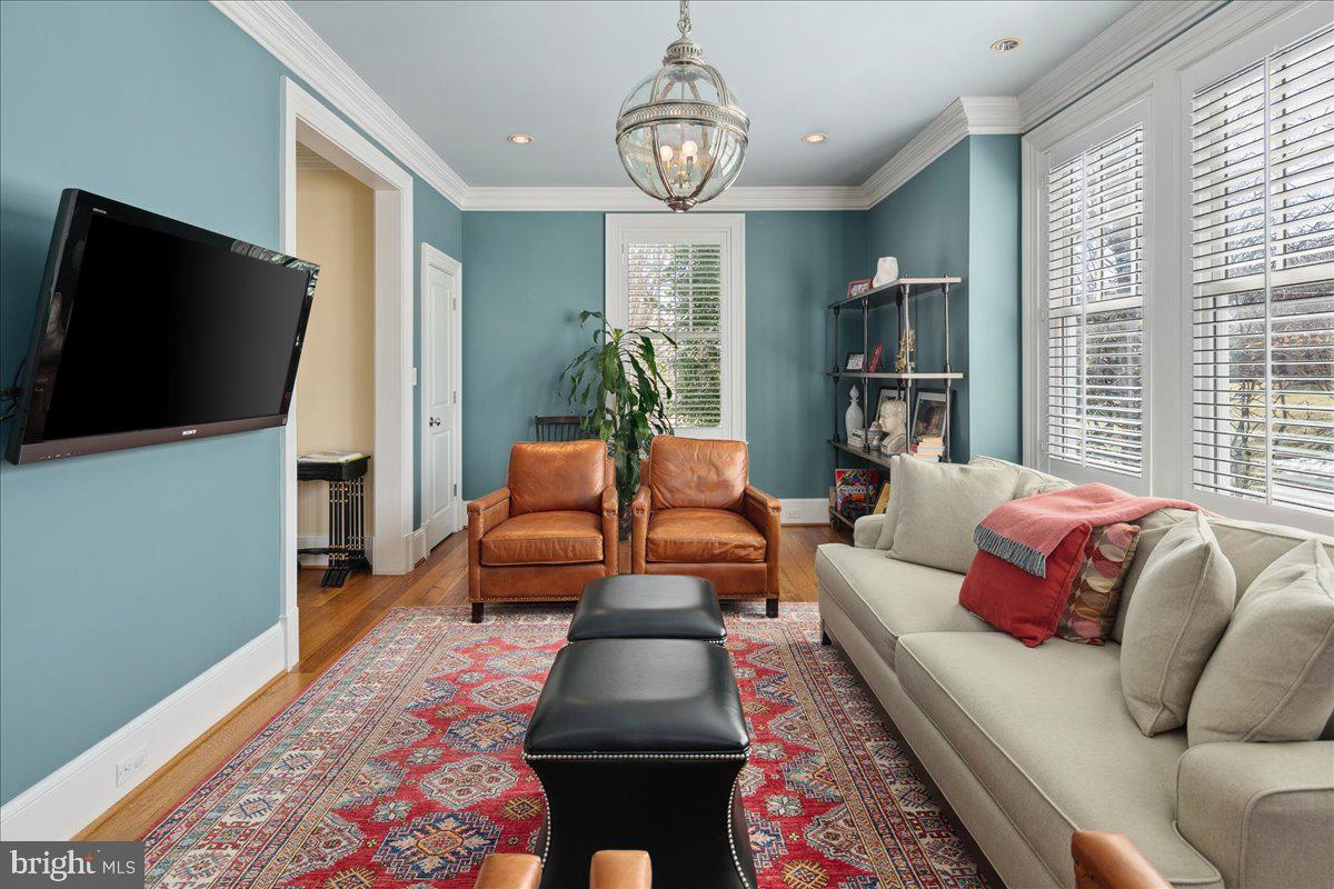 4615 32ND ST N, ARLINGTON, Virginia 22207, 6 Bedrooms Bedrooms, 14 Rooms Rooms,5 BathroomsBathrooms,Residential,For sale,4615 32ND ST N,VAAR2059964 MLS # VAAR2059964
