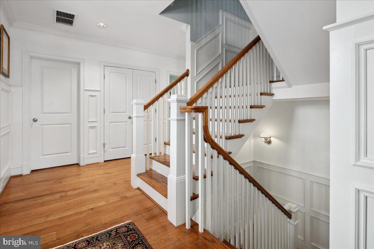 4615 32ND ST N, ARLINGTON, Virginia 22207, 6 Bedrooms Bedrooms, 14 Rooms Rooms,5 BathroomsBathrooms,Residential,For sale,4615 32ND ST N,VAAR2059964 MLS # VAAR2059964