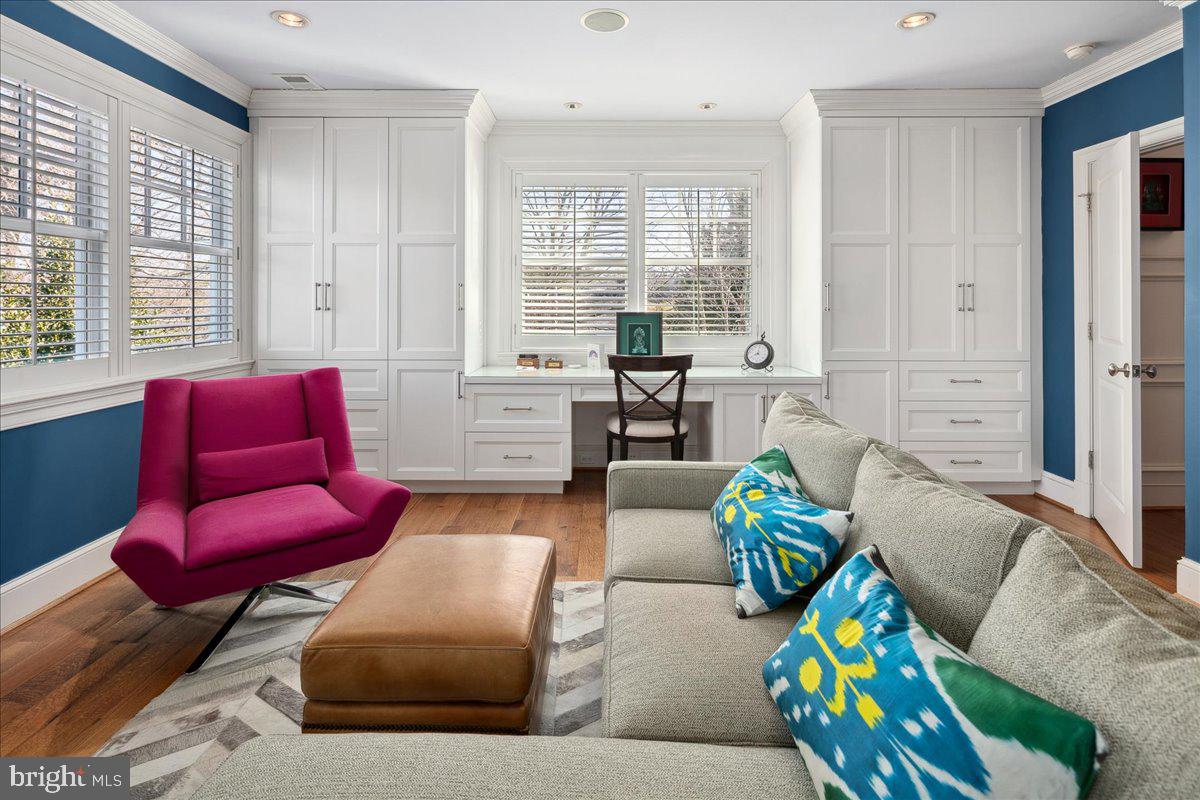 4615 32ND ST N, ARLINGTON, Virginia 22207, 6 Bedrooms Bedrooms, 14 Rooms Rooms,5 BathroomsBathrooms,Residential,For sale,4615 32ND ST N,VAAR2059964 MLS # VAAR2059964