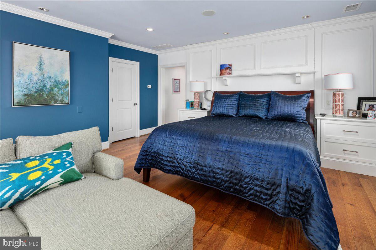 4615 32ND ST N, ARLINGTON, Virginia 22207, 6 Bedrooms Bedrooms, 14 Rooms Rooms,5 BathroomsBathrooms,Residential,For sale,4615 32ND ST N,VAAR2059964 MLS # VAAR2059964