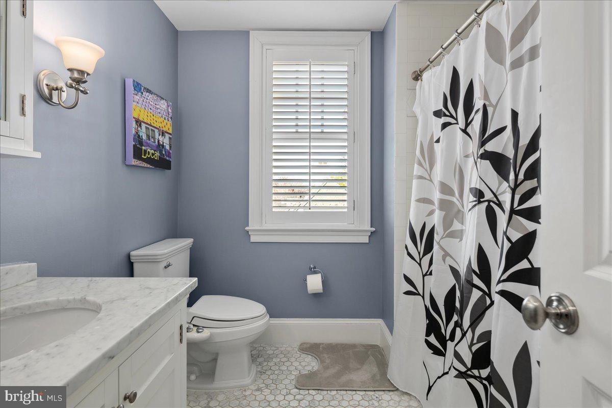 4615 32ND ST N, ARLINGTON, Virginia 22207, 6 Bedrooms Bedrooms, 14 Rooms Rooms,5 BathroomsBathrooms,Residential,For sale,4615 32ND ST N,VAAR2059964 MLS # VAAR2059964