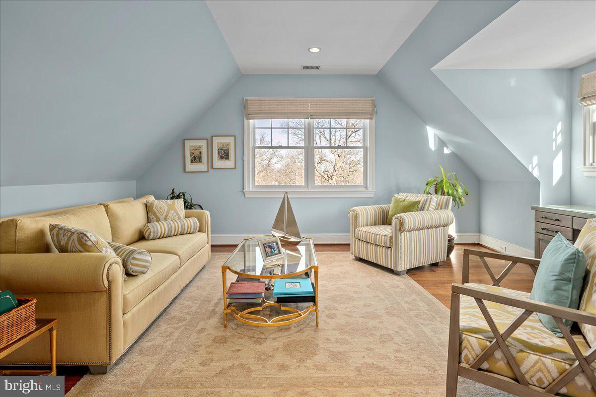 4615 32ND ST N, ARLINGTON, Virginia 22207, 6 Bedrooms Bedrooms, 14 Rooms Rooms,5 BathroomsBathrooms,Residential,For sale,4615 32ND ST N,VAAR2059964 MLS # VAAR2059964