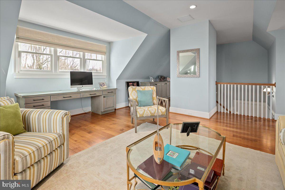 4615 32ND ST N, ARLINGTON, Virginia 22207, 6 Bedrooms Bedrooms, 14 Rooms Rooms,5 BathroomsBathrooms,Residential,For sale,4615 32ND ST N,VAAR2059964 MLS # VAAR2059964