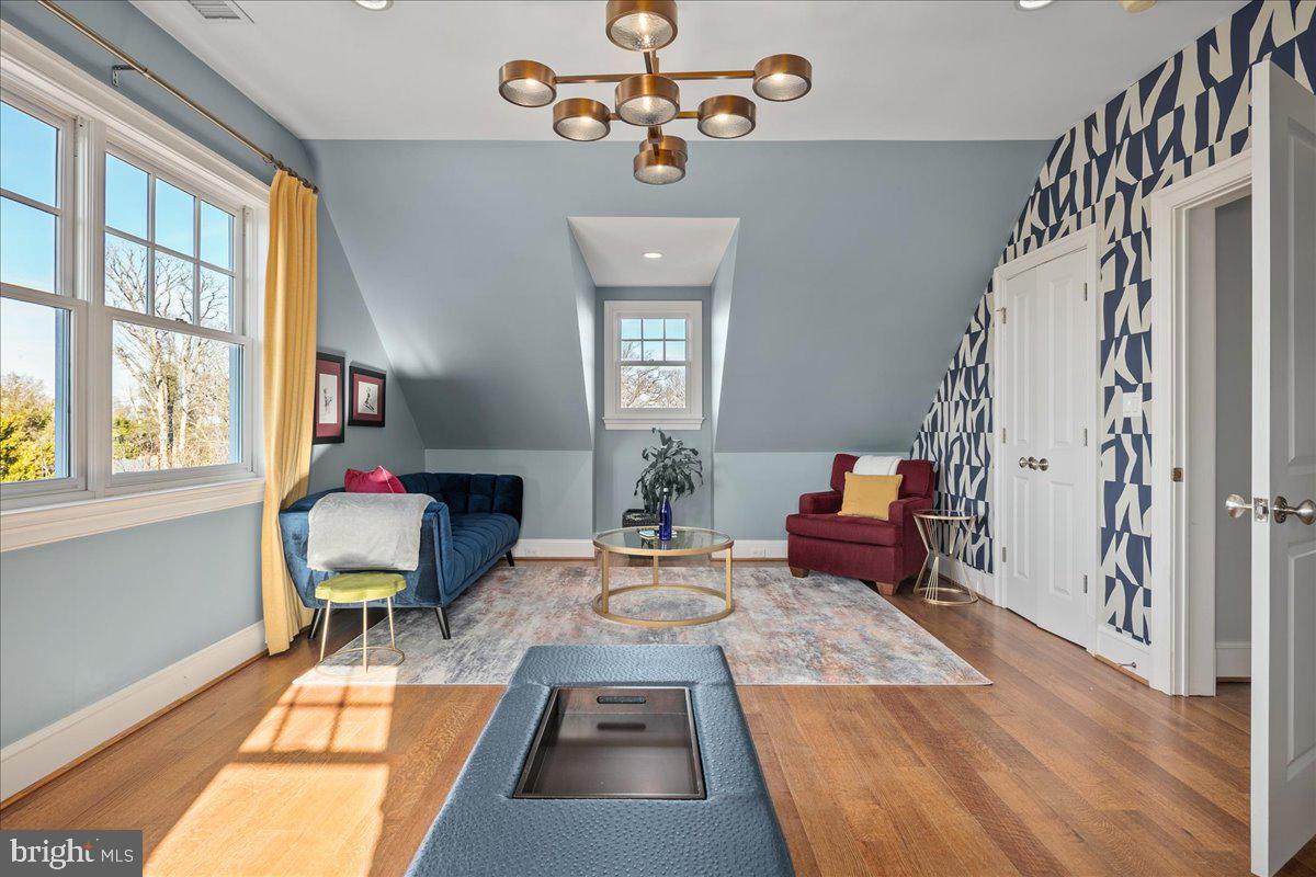 4615 32ND ST N, ARLINGTON, Virginia 22207, 6 Bedrooms Bedrooms, 14 Rooms Rooms,5 BathroomsBathrooms,Residential,For sale,4615 32ND ST N,VAAR2059964 MLS # VAAR2059964
