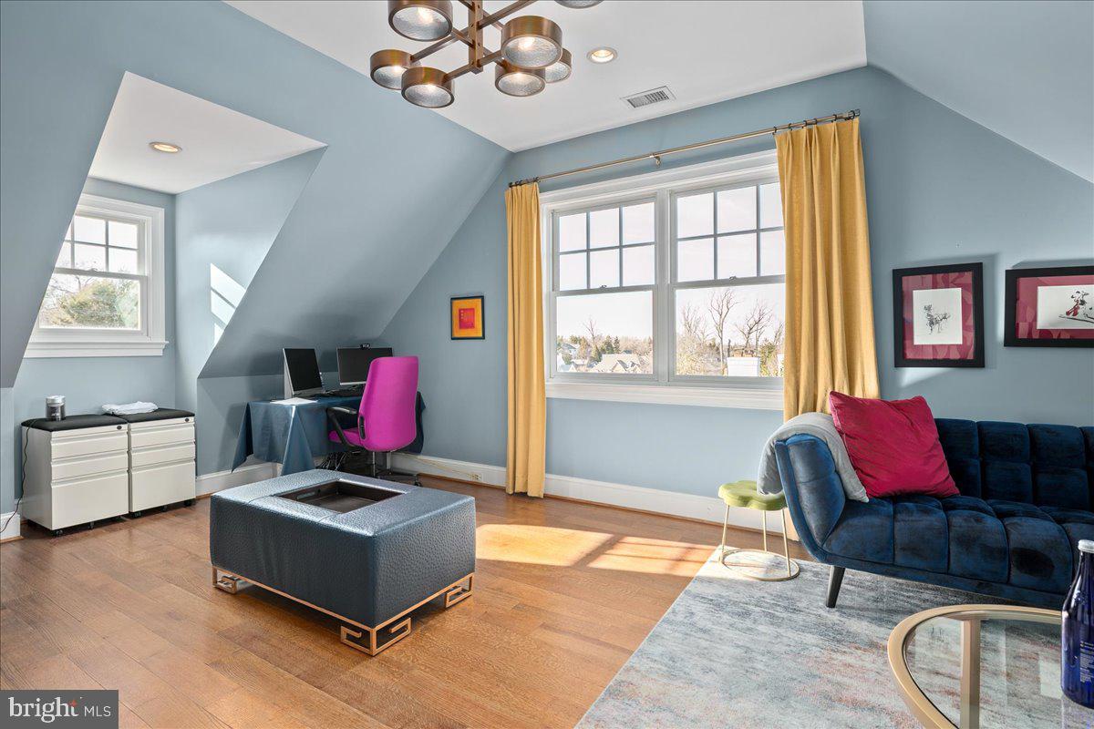 4615 32ND ST N, ARLINGTON, Virginia 22207, 6 Bedrooms Bedrooms, 14 Rooms Rooms,5 BathroomsBathrooms,Residential,For sale,4615 32ND ST N,VAAR2059964 MLS # VAAR2059964