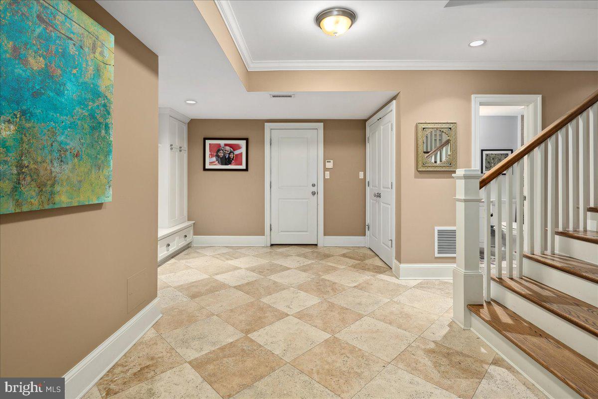 4615 32ND ST N, ARLINGTON, Virginia 22207, 6 Bedrooms Bedrooms, 14 Rooms Rooms,5 BathroomsBathrooms,Residential,For sale,4615 32ND ST N,VAAR2059964 MLS # VAAR2059964