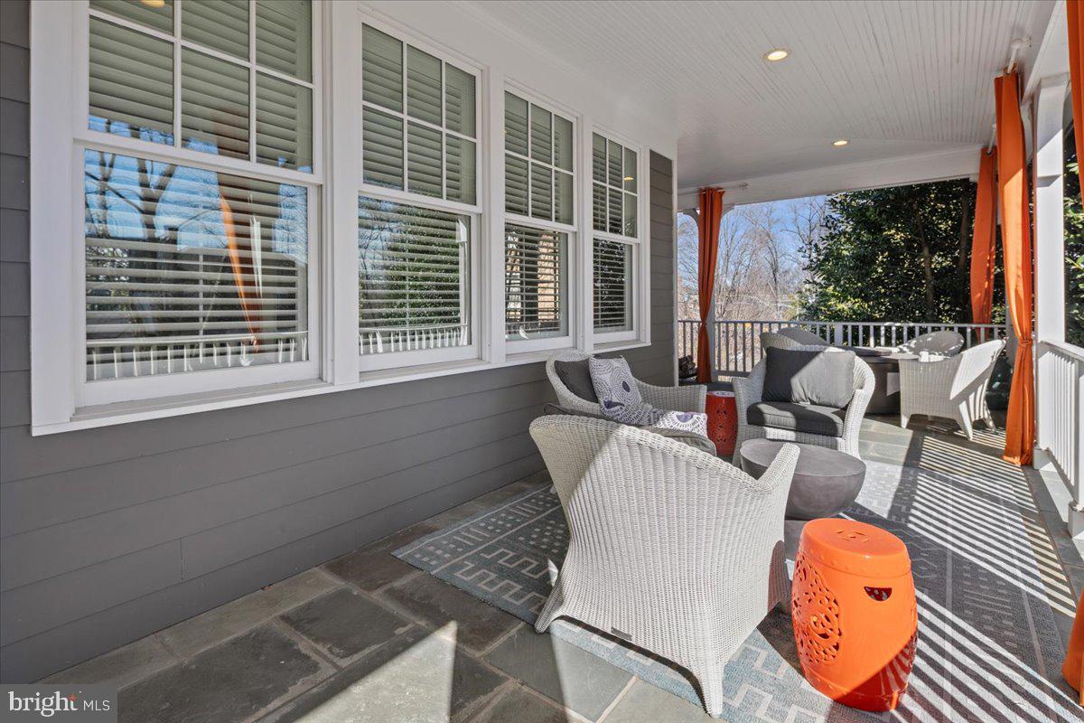 4615 32ND ST N, ARLINGTON, Virginia 22207, 6 Bedrooms Bedrooms, 14 Rooms Rooms,5 BathroomsBathrooms,Residential,For sale,4615 32ND ST N,VAAR2059964 MLS # VAAR2059964
