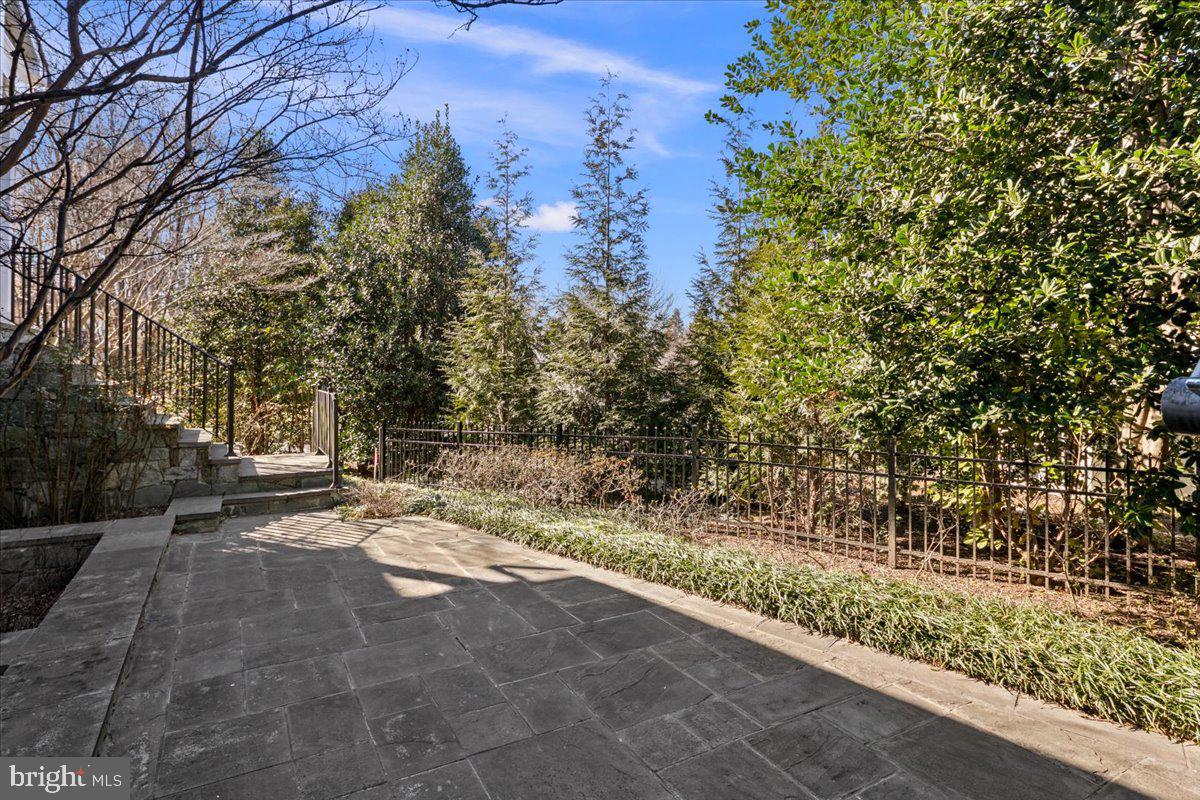 4615 32ND ST N, ARLINGTON, Virginia 22207, 6 Bedrooms Bedrooms, 14 Rooms Rooms,5 BathroomsBathrooms,Residential,For sale,4615 32ND ST N,VAAR2059964 MLS # VAAR2059964