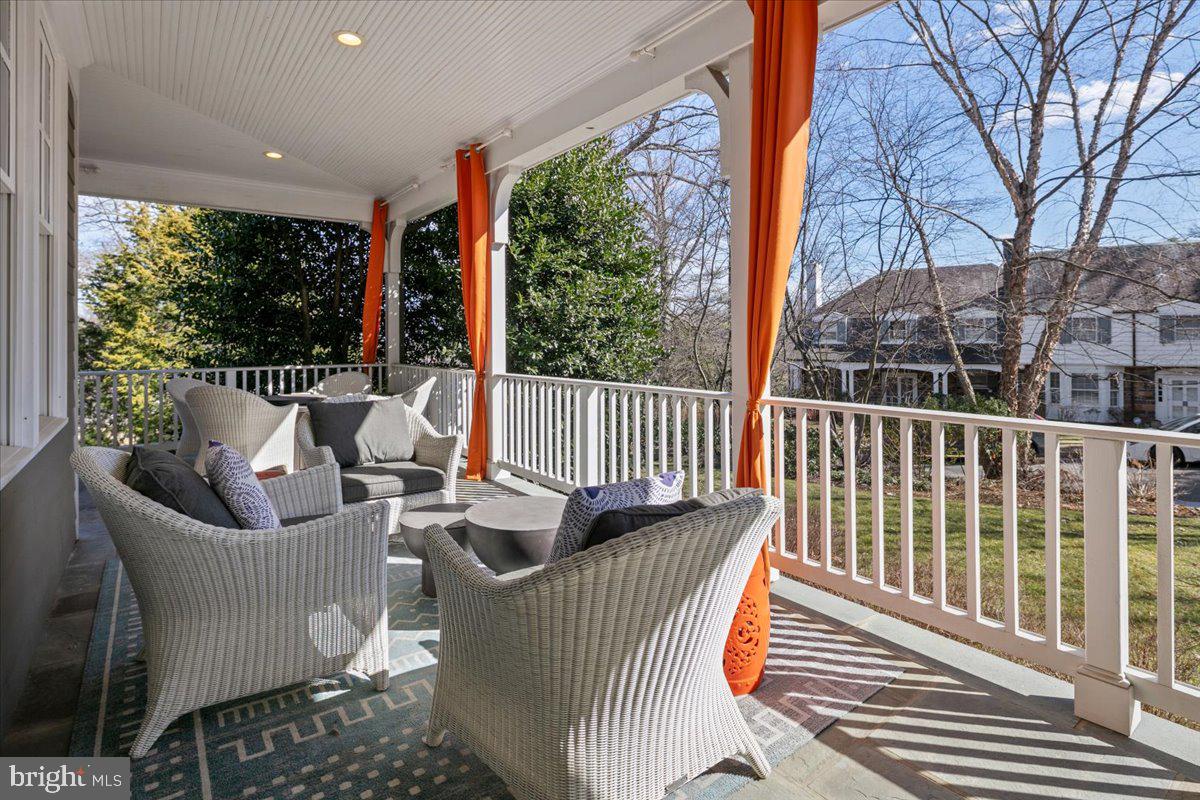 4615 32ND ST N, ARLINGTON, Virginia 22207, 6 Bedrooms Bedrooms, 14 Rooms Rooms,5 BathroomsBathrooms,Residential,For sale,4615 32ND ST N,VAAR2059964 MLS # VAAR2059964