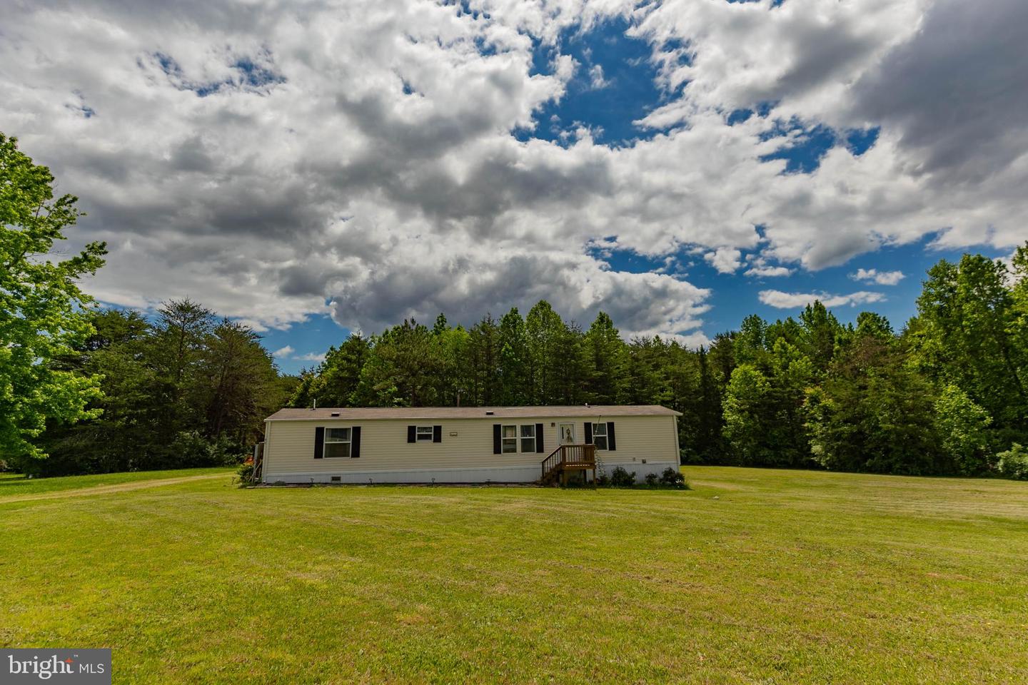 19083 COUNTRY RD, BEAVERDAM, Virginia 23015, 2 Bedrooms Bedrooms, 4 Rooms Rooms,2 BathroomsBathrooms,Residential,For sale,19083 COUNTRY RD,VACV2008408 MLS # VACV2008408